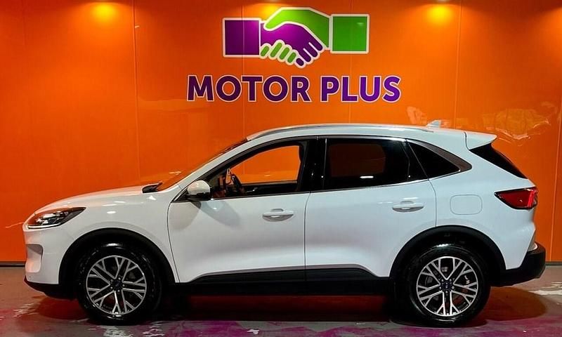 Usado Ford Kuga Titanium 150 HP (110 kW) 2020 Branco SUV