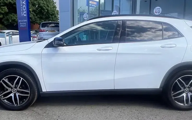 Used Mercedes GLA180 Urban 122 HP (89 kW) 2020 SUV