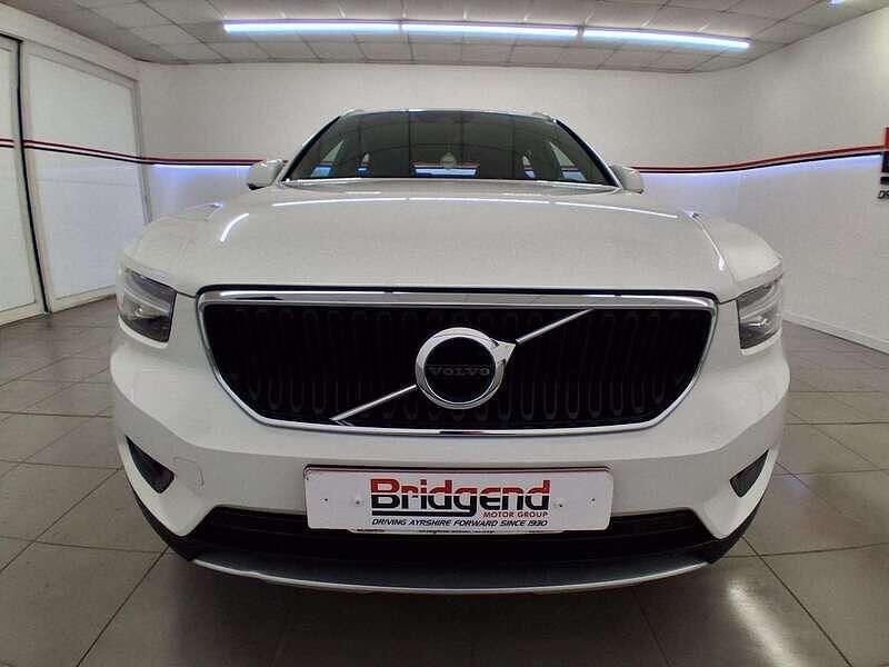 Used Volvo XC40 Momentum 2020 White SUV