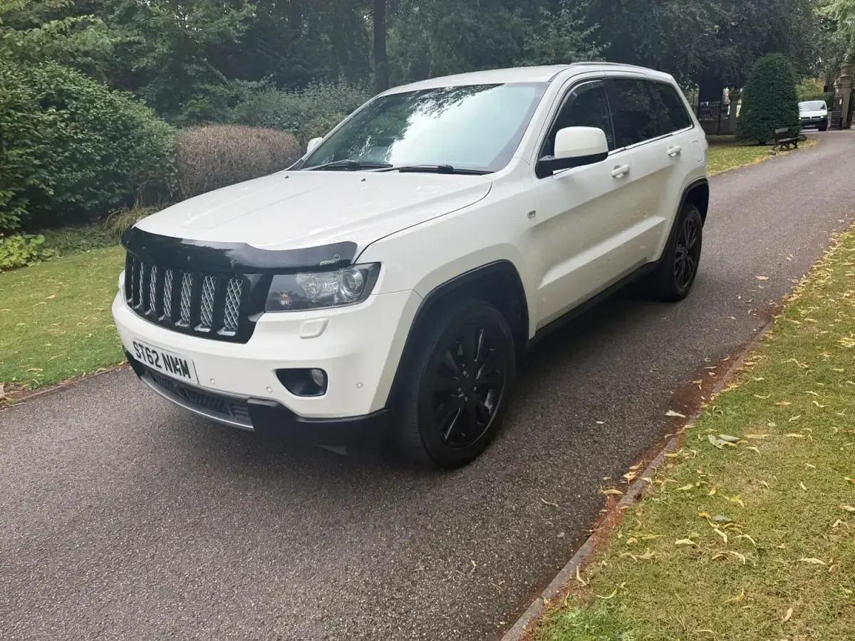 Used Jeep Grand Cherokee Limited 243 HP (178 kW) 2013 White SUV