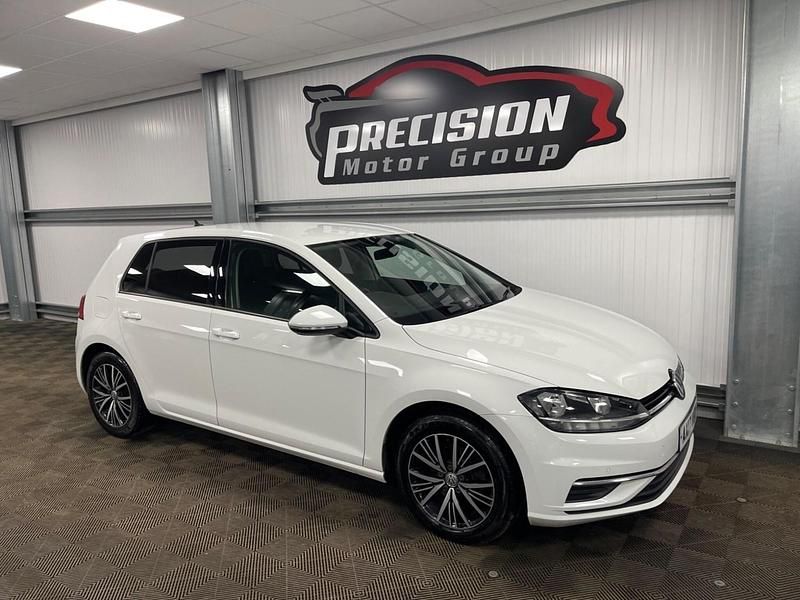 Used VW Golf VII SE 115 HP (84 kW) 2017 White Hatchback