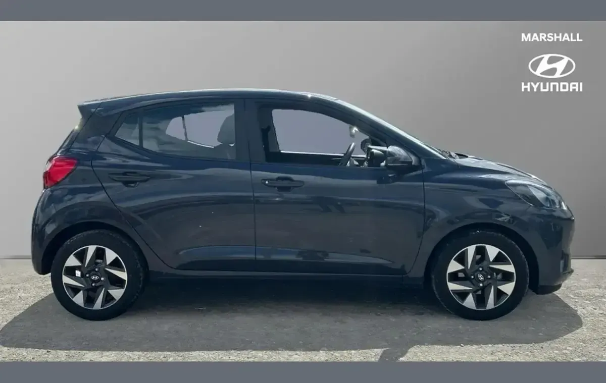 Used Hyundai i10 Advanced 63 HP (46 kW) 2025 Grey Hatchback