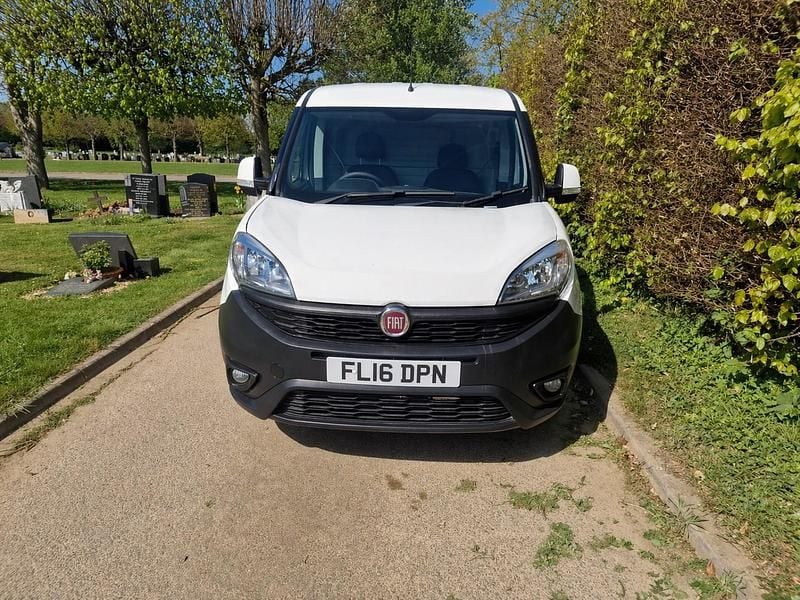Used Fiat Doblò 2016 White MPV
