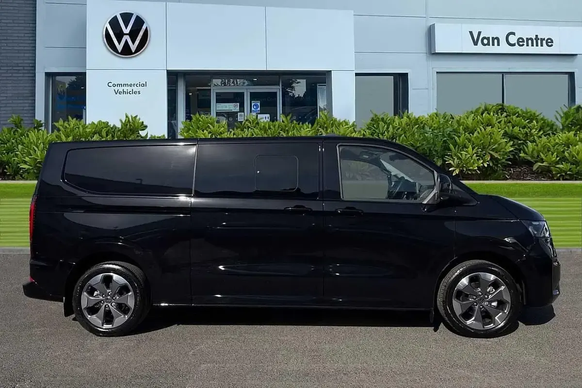 New VW T7 Pro 160 kW (218 HP) 2025 Black Van