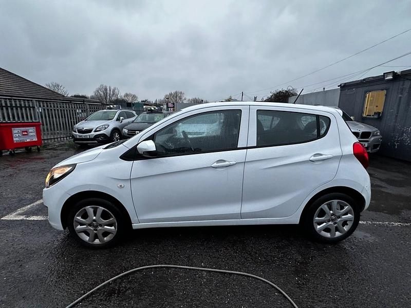 Used Vauxhall Viva 75 HP (55 kW) 2015 White Hatchback