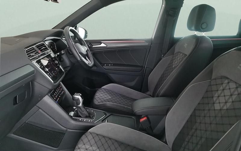 Used VW Tiguan R-line 150 HP (110 kW) 2023 White SUV