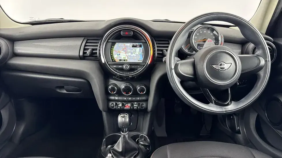 Używany Mini Cooper Hatch 134 KM (98 kW) 2016 Srebrny Hatchback