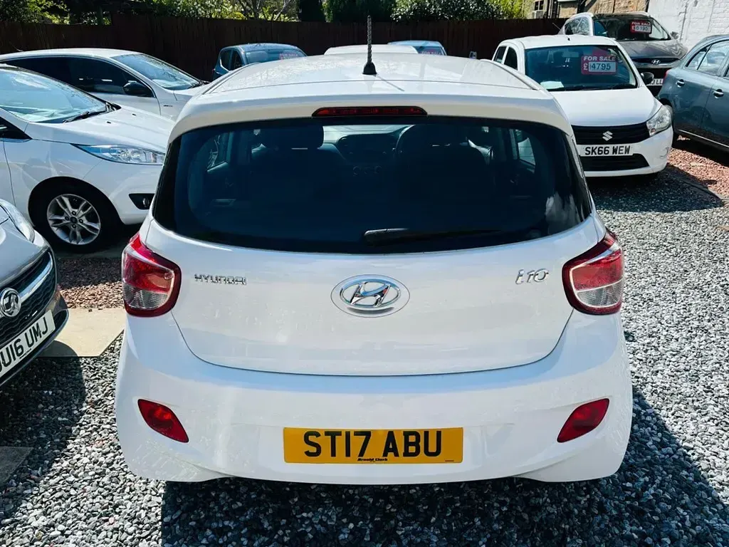 Używany Hyundai i10 Premium 67 KM (49 kW) 2017 Biały Hatchback