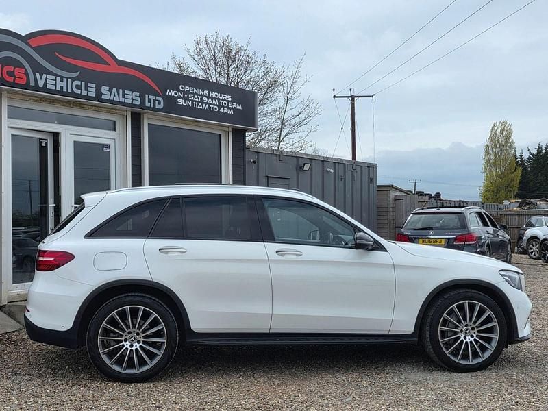 Used Mercedes GLC220 AMG line 2018 White Estate