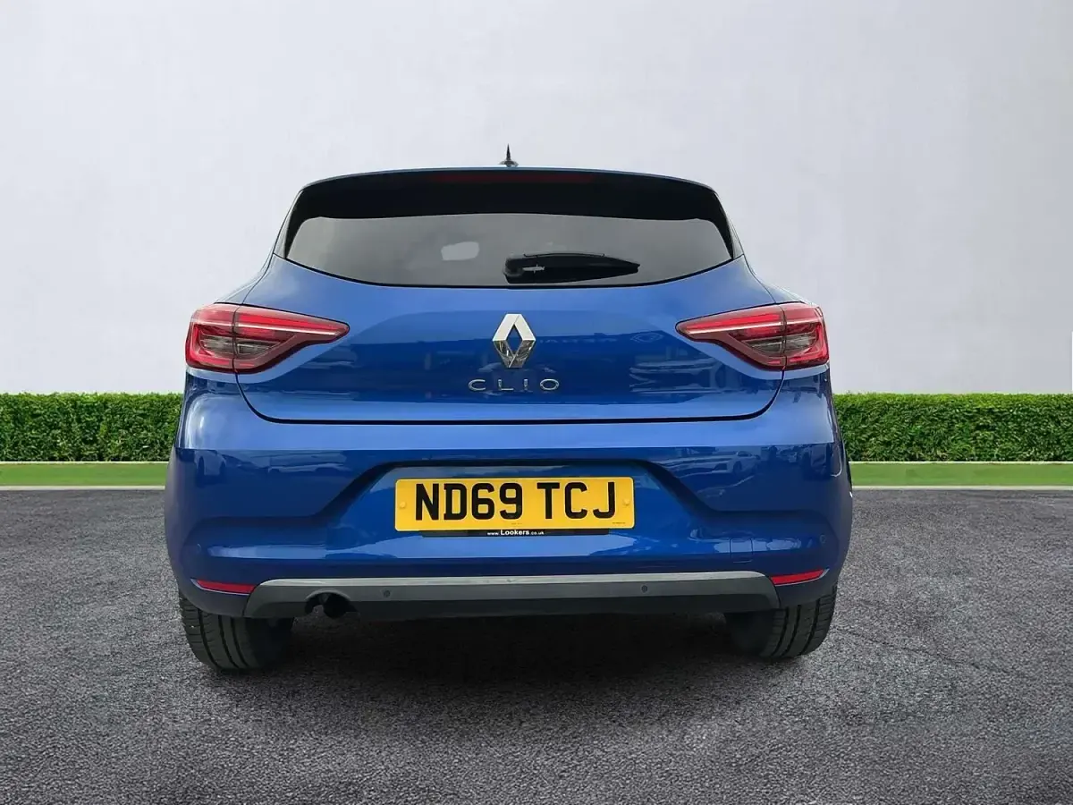 Used Renault Clio Iconic 100 HP (73 kW) 2019 Blue Hatchback