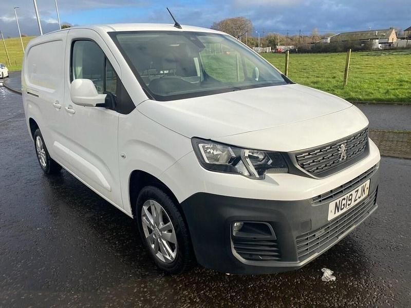 White Used 2019 Peugeot Partner S MPV | £9,799 (Expensive) - Image 1/4