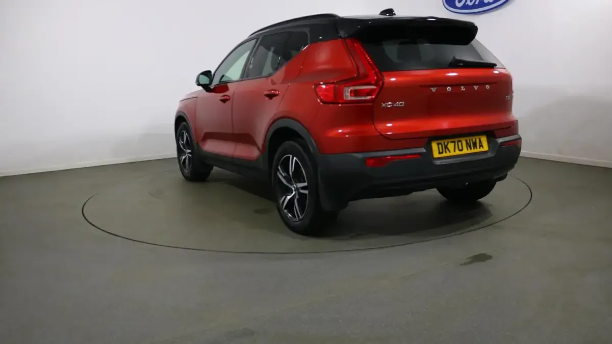 Used Volvo XC40 R-Design 163 HP (119 kW) 2020 Red SUV