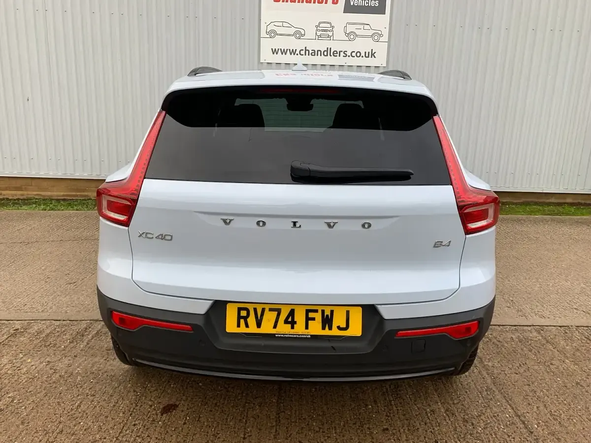 Used Volvo XC40 Ultra 197 HP (144 kW) 2025 Blue SUV