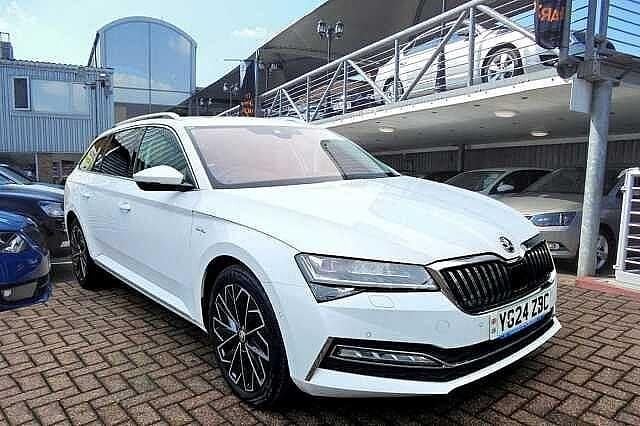 White Used 2024 Skoda Superb LAURIN & KLEMENT Estate | £30,980 (A bit pricey) - Image 1/4