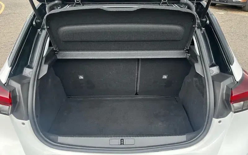 Używany Vauxhall Corsa Elite 101 KM (74 kW) 2021 Biały Hatchback