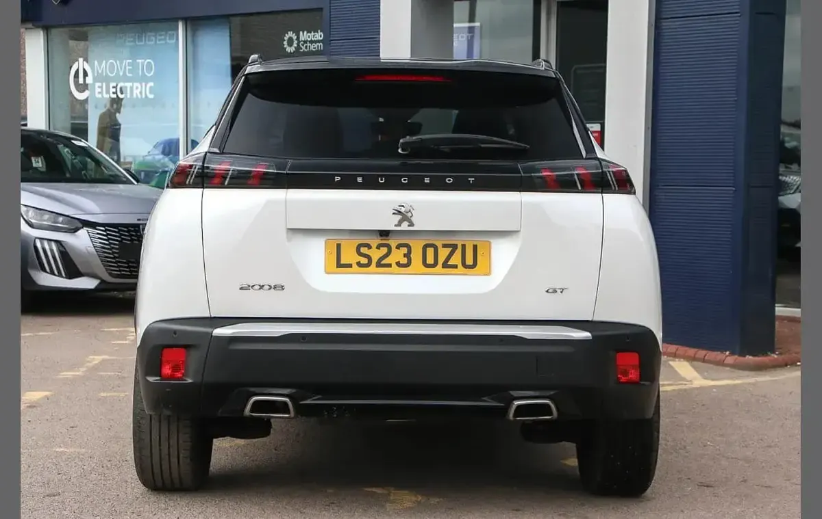 Second-hand Peugeot 2008 GTi 129 CP (94 kW) 2023 Alb SUV