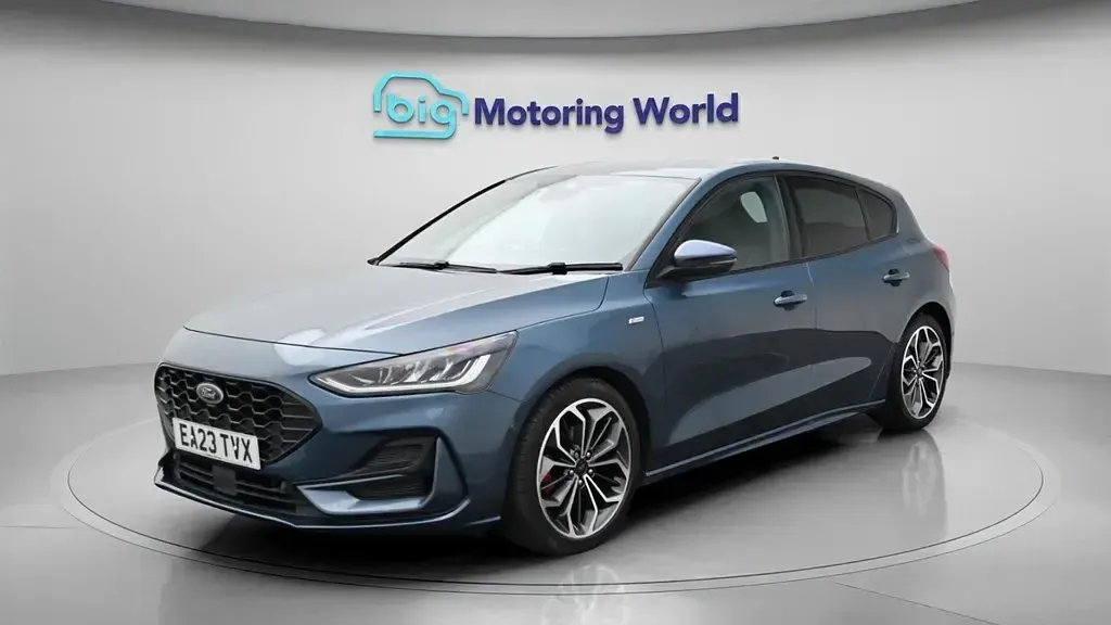 Gebraucht Ford Focus ST-Line X 125 PS (91 kW) 2023 Blau Kleinwagen