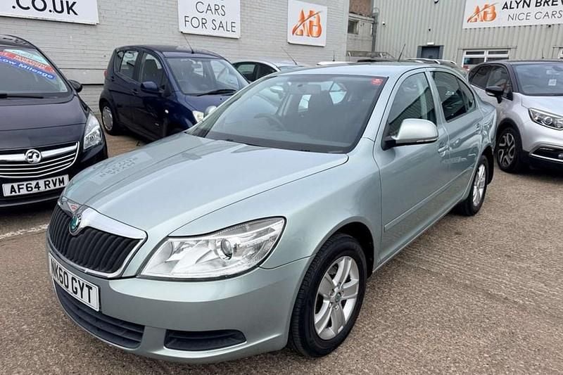 Used Skoda Octavia SE 122 HP (89 kW) 2011 Green Hatchback
