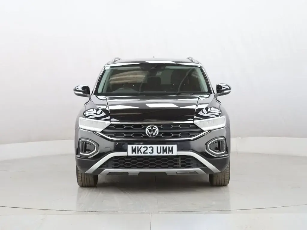 Begagnad VW T-Roc Life 150 HK (110 kW) 2023 Svart SUV