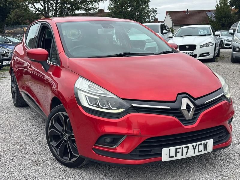 Red Used 2017 Renault Clio IV Dynamique Hatchback | £3,795 (Fair price) - Image 1/4