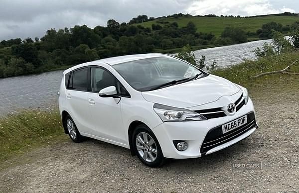 White Used 2016 Toyota Verso MPV | £8,250 (Fair price) - Image 1/4