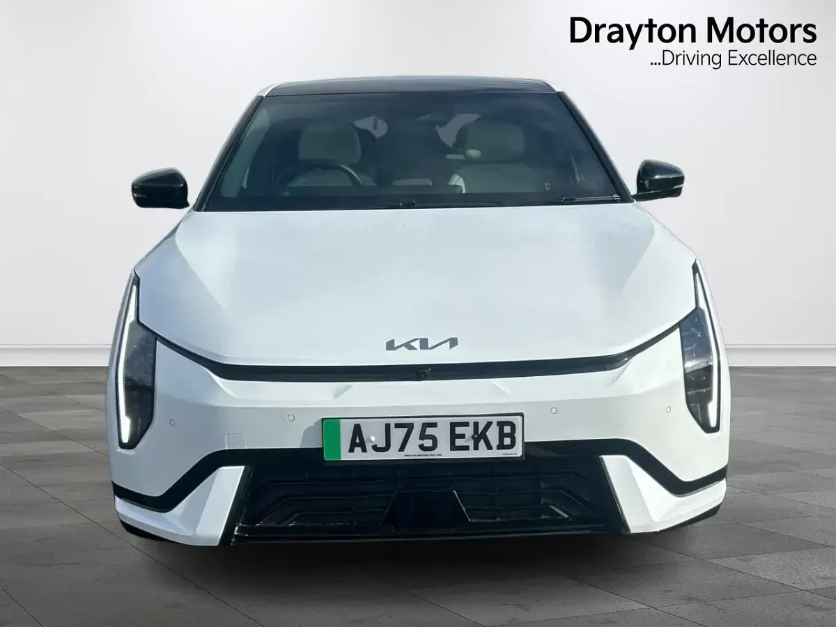 Used Kia EV4 GT-Line S 150 kW (204 HP) 2026 White Hatchback