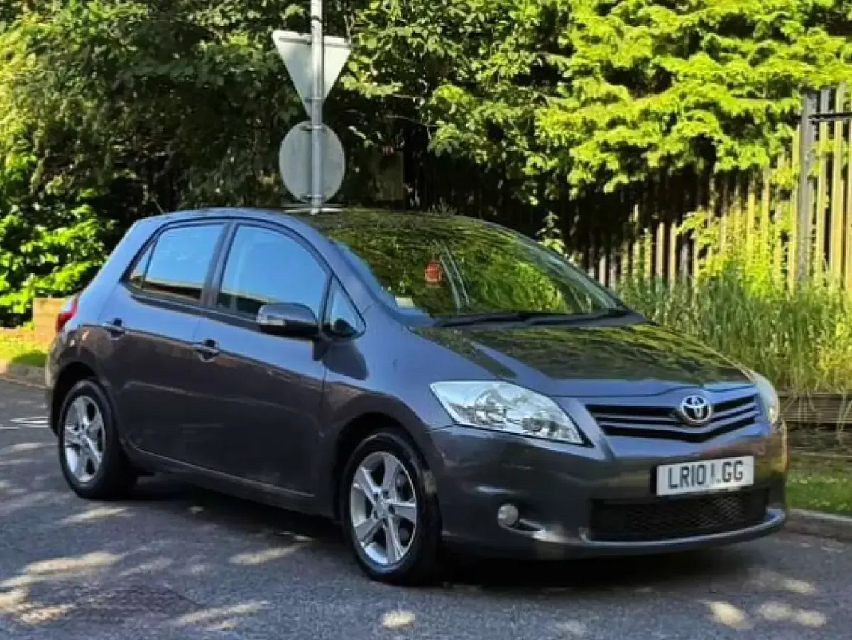 Used Toyota Auris 2010 Grey Hatchback