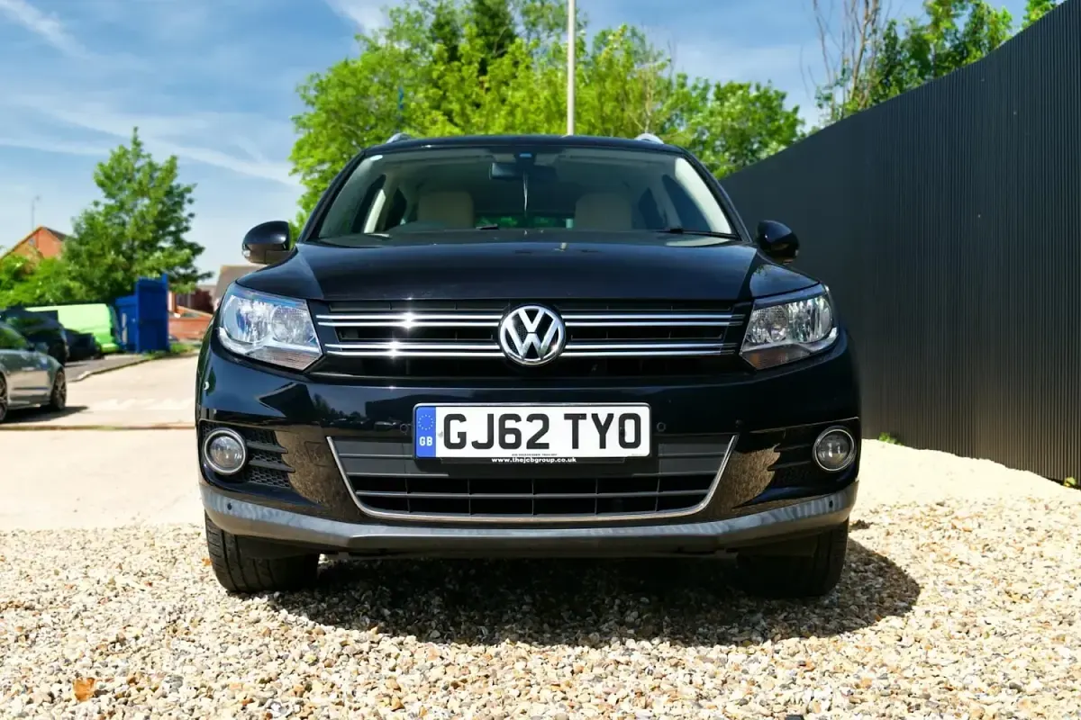 Used VW Tiguan SE 140 HP (102 kW) 2012 Black SUV
