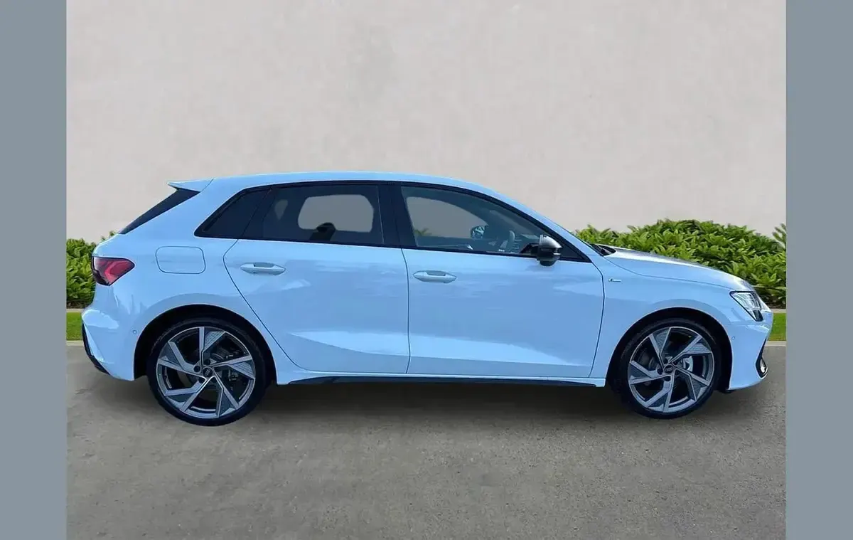 Used Audi A3 Black Edition 147 HP (108 kW) 2025 White Hatchback