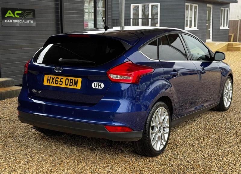 Used Ford Focus Titanium X 120 HP (88 kW) 2015 Blue Hatchback