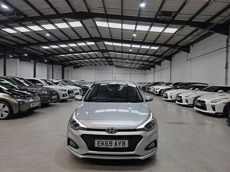 Used Hyundai i20 SE 100 HP (73 kW) 2019 Silver Hatchback
