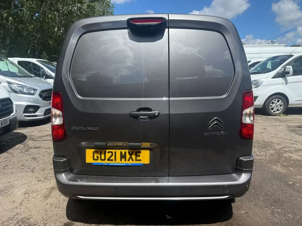 Used Citroën Berlingo Start 130 HP (95 kW) 2021 Grey MPV