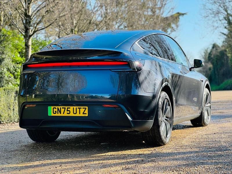 Used Tesla Model Y RWD 286 kW (389 HP) 2025 Grey SUV