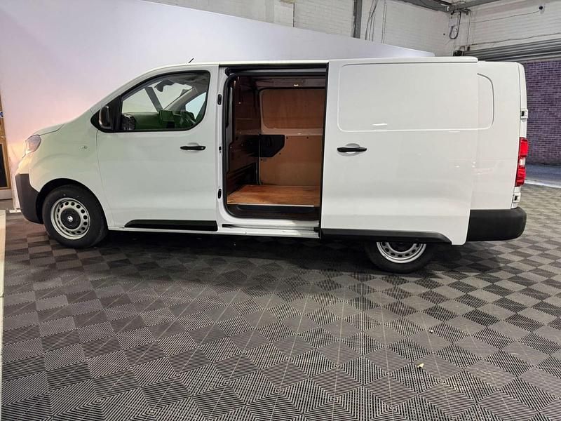 Used Vauxhall Vivaro 2024 White MPV