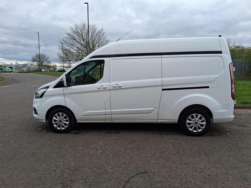 Begagnad Ford Transit Custom Limited 170 HK (125 kW) 2023 Vit Van