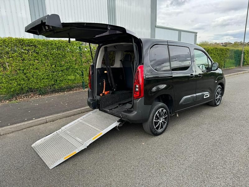 Black Used 2019 Citroën Berlingo Feel MPV | £10,950 (Super price) - Image 1/4