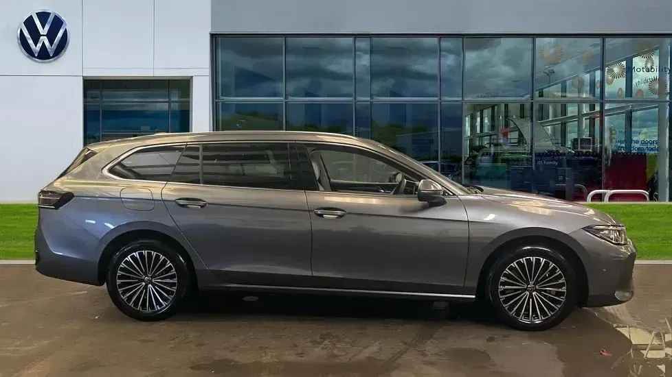 Used VW Passat Elegance 272 HP (200 kW) 2025 Diabase grey metallic Estate