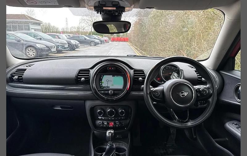 Used Mini Cooper Clubman Classic 134 HP (98 kW) 2019 Red Estate