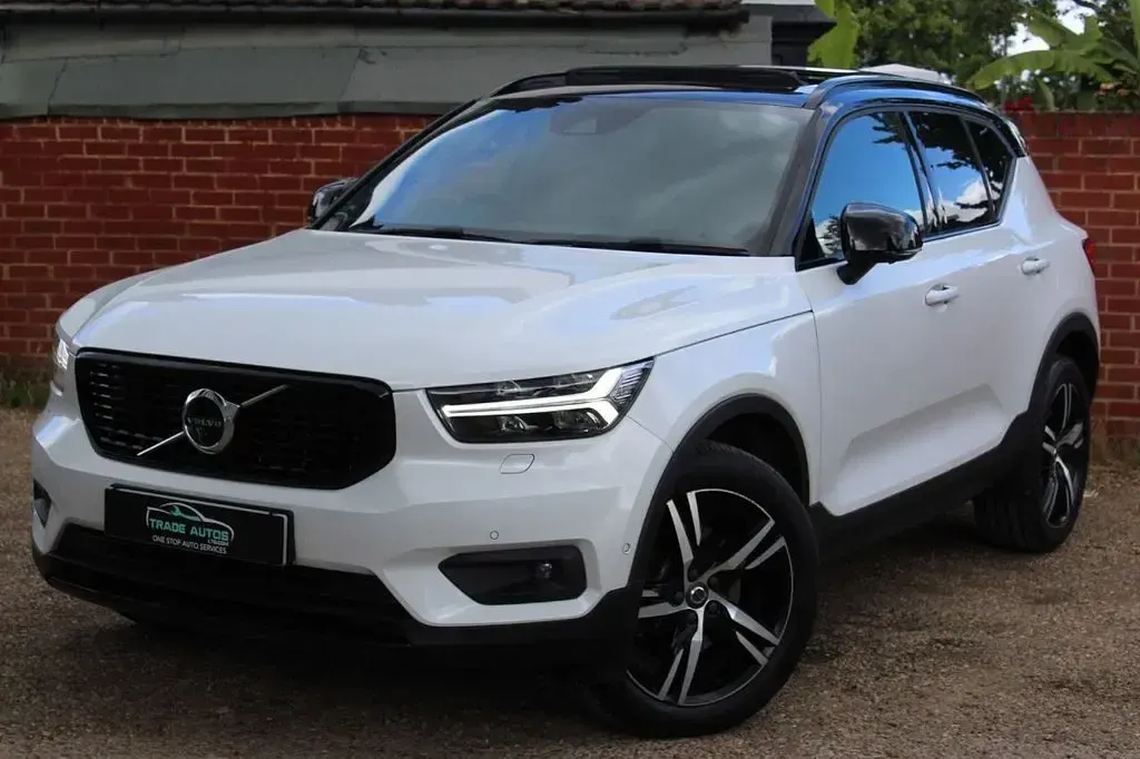 Used Volvo XC40 247 HP (181 kW) 2018 White SUV