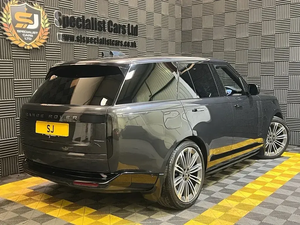 Used Land Rover Range Rover Autobiography 350 HP (257 kW) 2023 Grey SUV