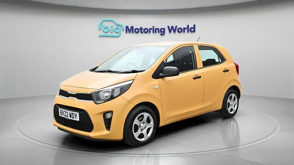 Second-hand Kia Picanto 66 CP (48 kW) 2022 Galben Hatchback