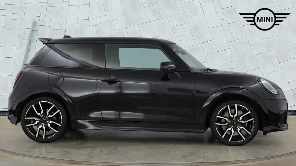 Used Mini Cooper Hatch 154 HP (113 kW) 2024 Black Hatchback