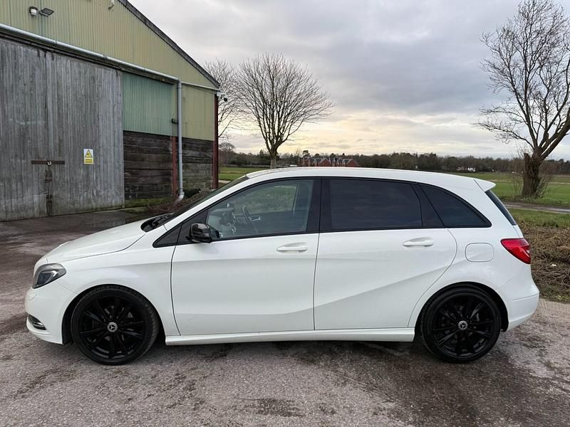Used Mercedes B200 136 HP (100 kW) 2013 White MPV
