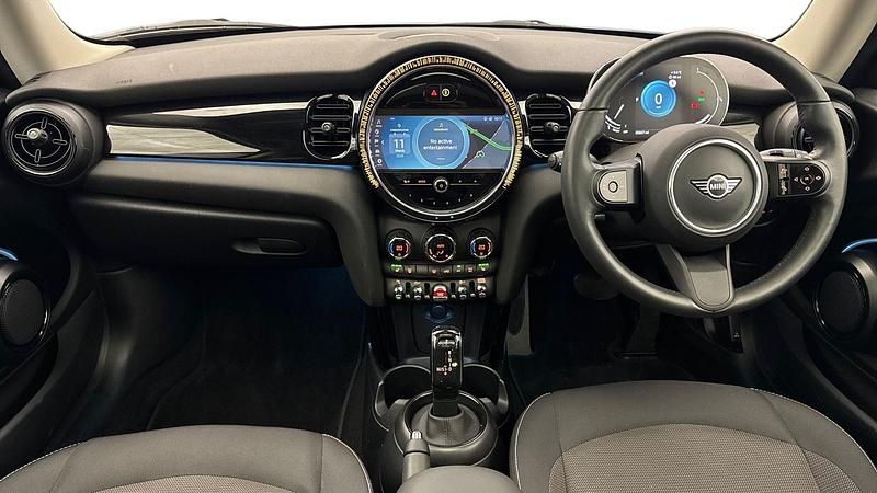 Used Mini Cooper Classic 134 HP (98 kW) 2023 White Hatchback