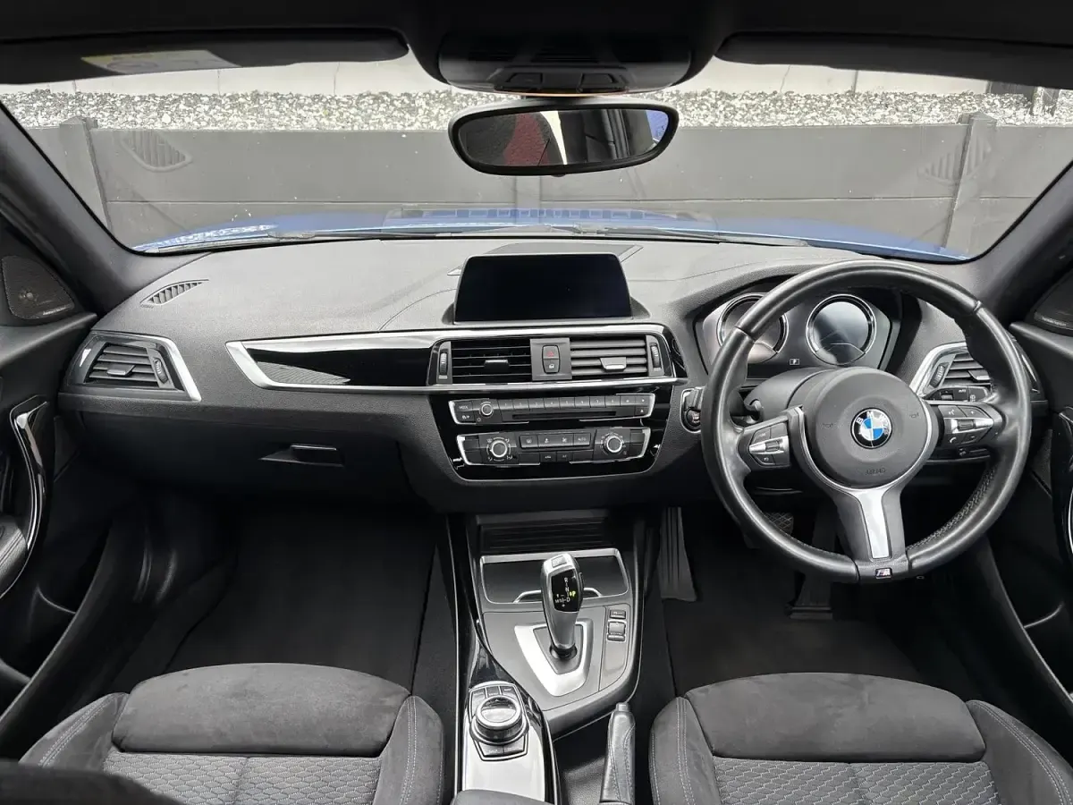 Used BMW 118 Efficient Dynamics 150 HP (110 kW) 2017 Blue Hatchback