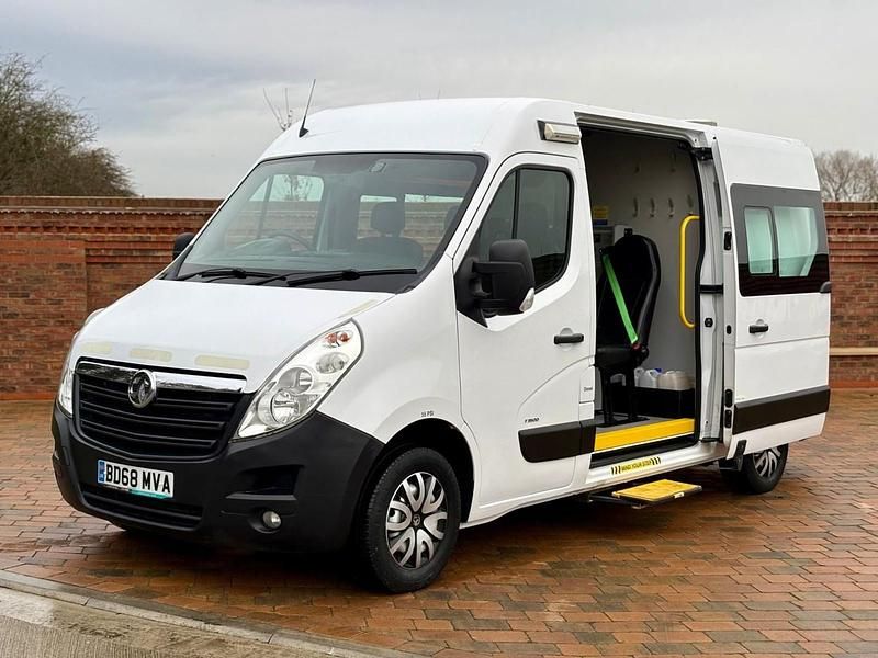 Used Vauxhall Movano 130 HP (95 kW) 2019 White MPV