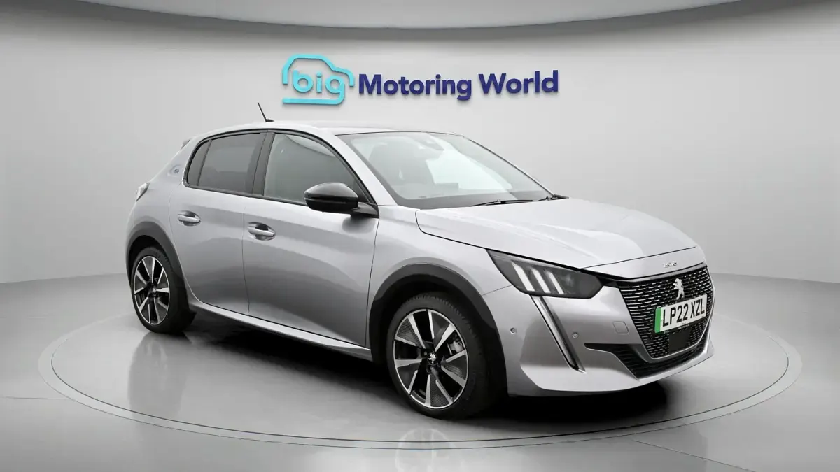 Second-hand Peugeot e-208 GT 100 kW (136 CP) 2022 Hatchback