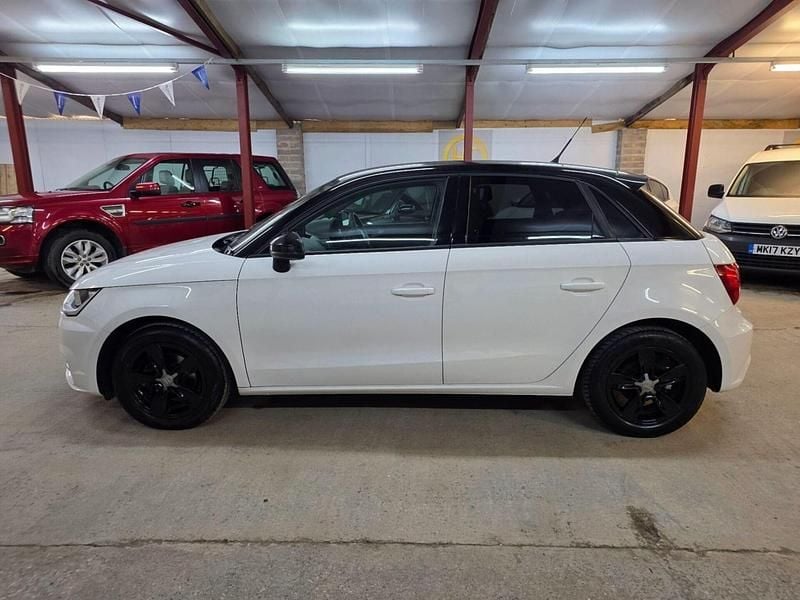 Used Audi A1 Sportback Design 95 HP (69 kW) 2016 White Hatchback