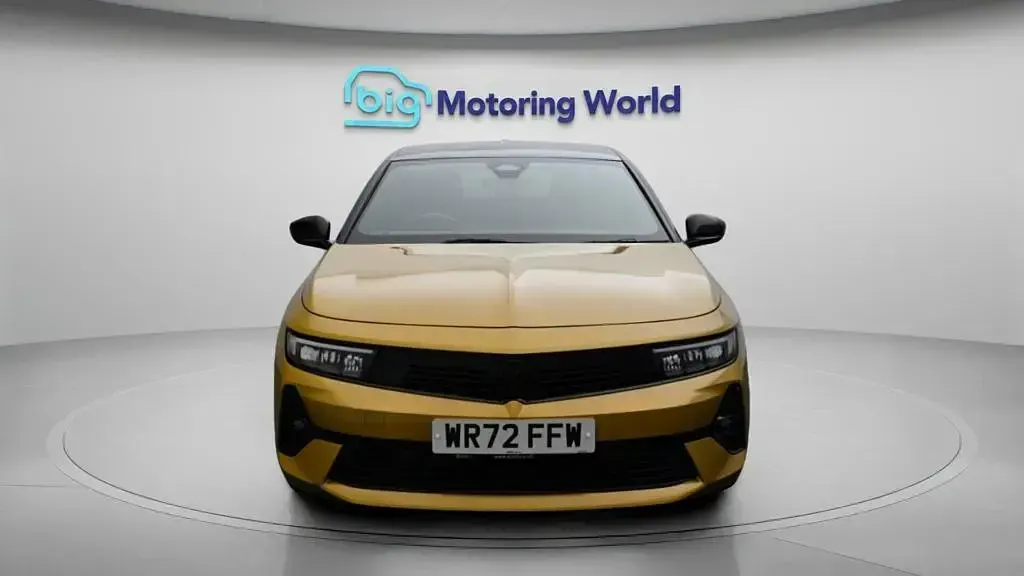 Used Vauxhall Astra GS Line 130 HP (95 kW) 2022 Yellow Hatchback