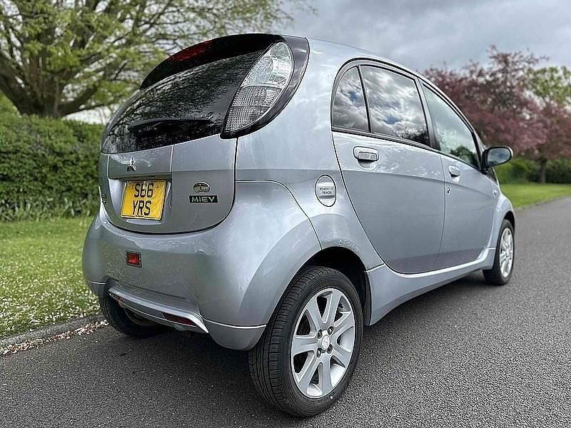 Used Mitsubishi i 67 HP (49 kW) 2009 Silver Hatchback